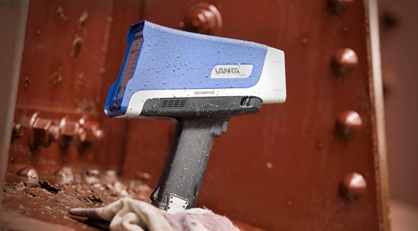 圖2：Vanta XRF分析儀的機(jī)身設(shè)計(jì)，可以用于惡劣的工業(yè)條件中。